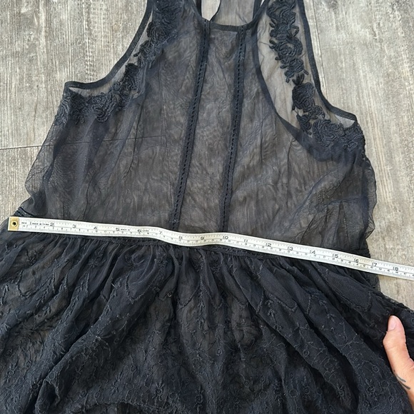 HOLLISTER SHEER MESH EMBROIDERED PEPLUM TANK - Picture 5 of 11